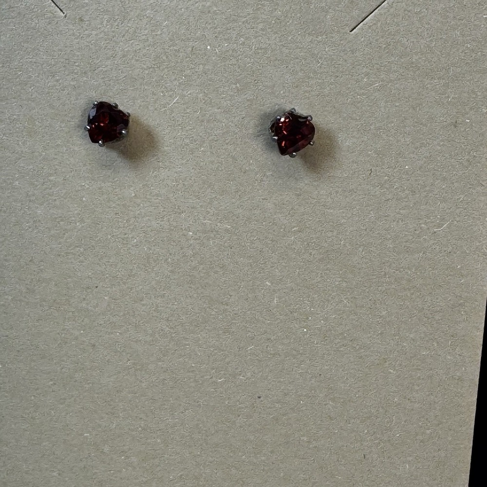 Vintage Red Rhinestone Heart Shape Stud Earrings, Silver‎ Tone Prong Setting